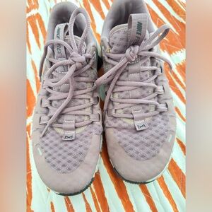 Nike Women's Metcons 5